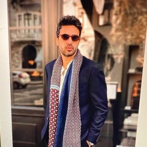 Elizabetta boutique Italian wool scarf. Pristine like new condition.